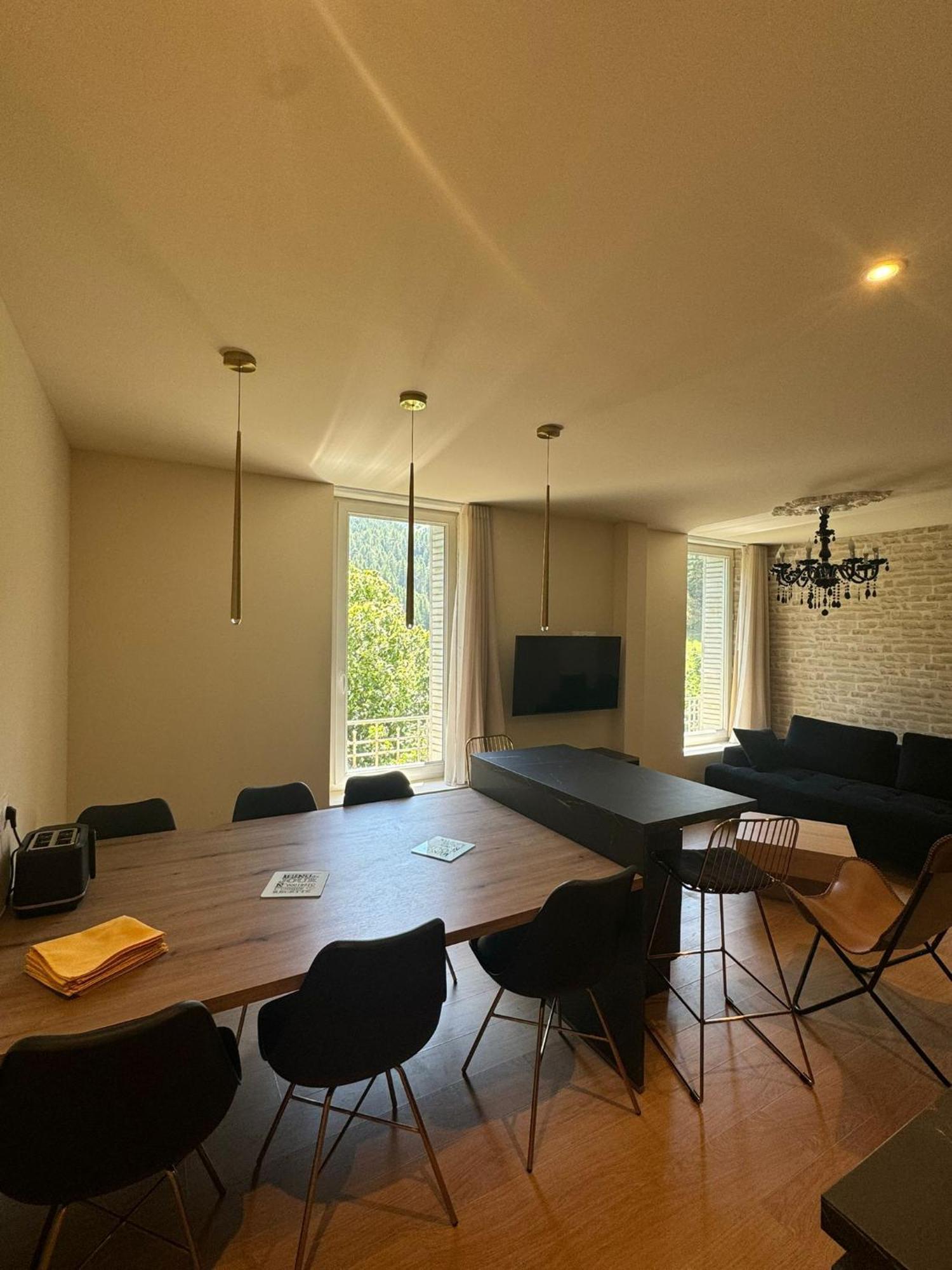 Appartements Confortables Avec Vue Montagne - Residence Villa Belle Fleur Château-Ville-Vieille Buitenkant foto