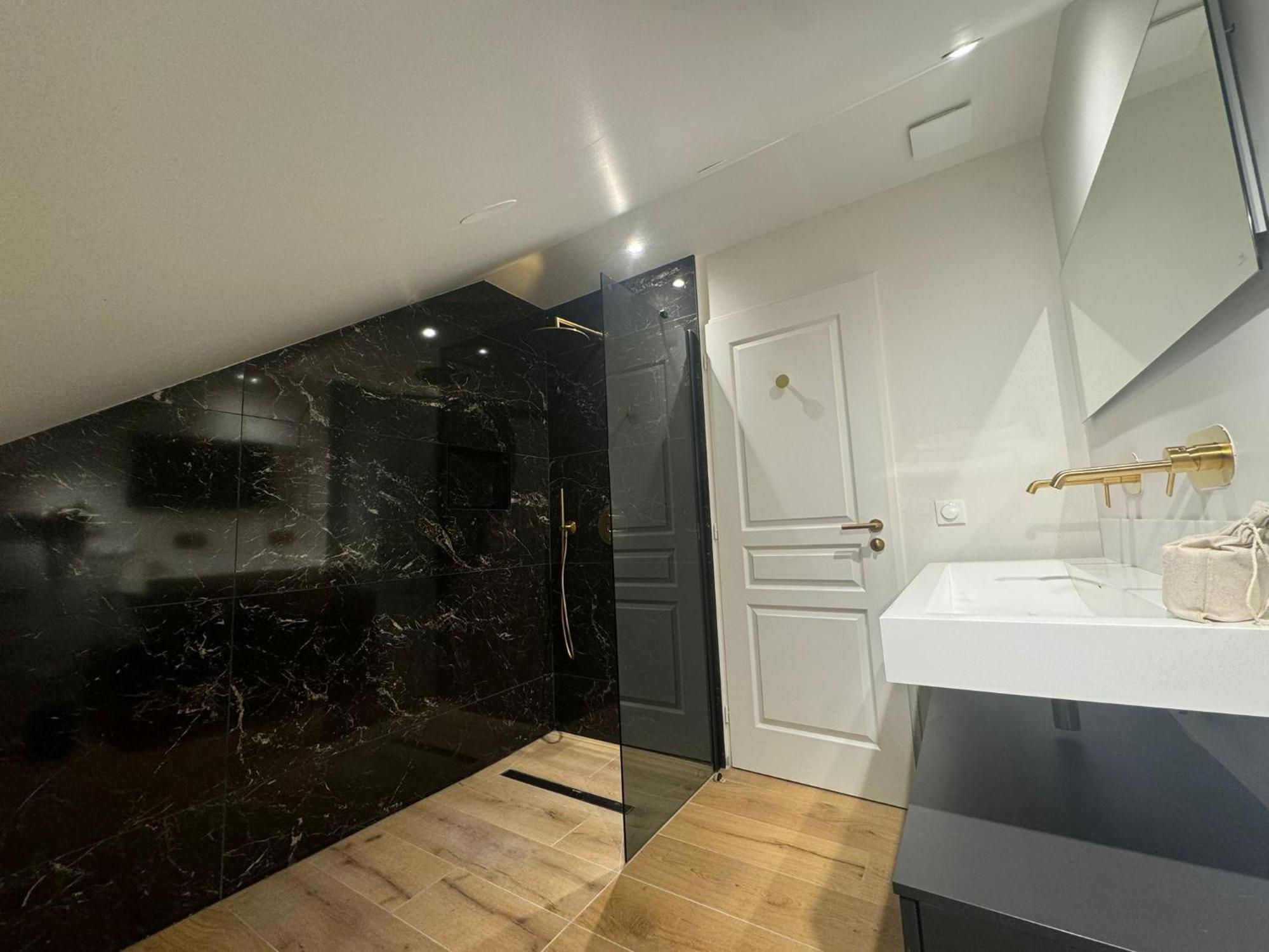 Appartements Confortables Avec Vue Montagne - Residence Villa Belle Fleur Château-Ville-Vieille Buitenkant foto