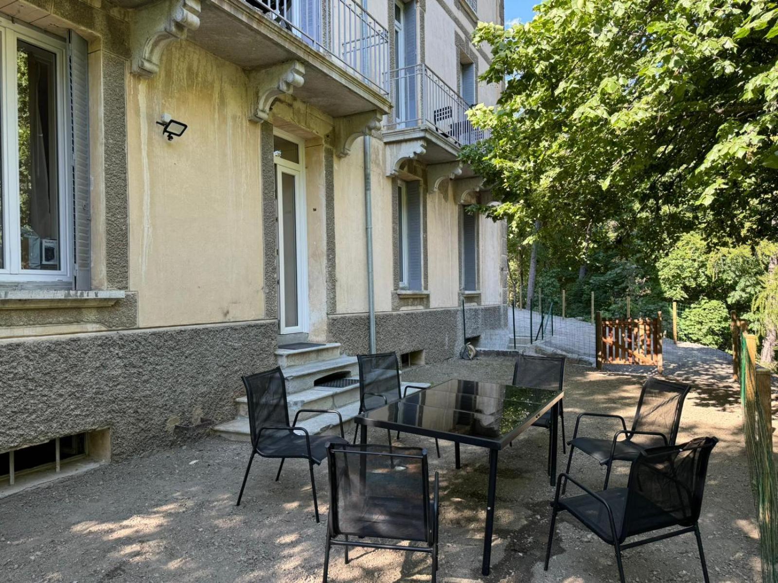 Appartements Confortables Avec Vue Montagne - Residence Villa Belle Fleur Château-Ville-Vieille Buitenkant foto