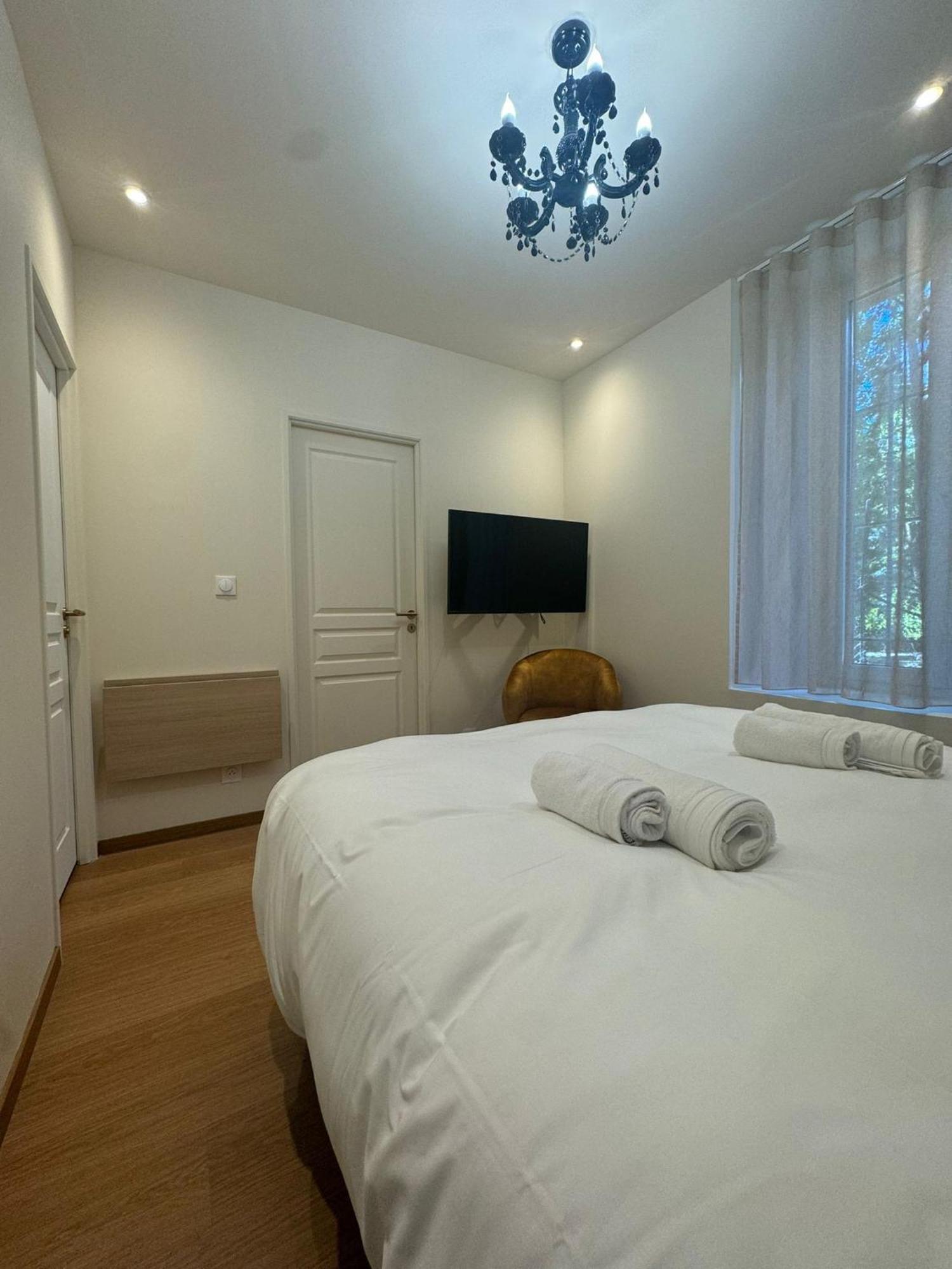 Appartements Confortables Avec Vue Montagne - Residence Villa Belle Fleur Château-Ville-Vieille Buitenkant foto