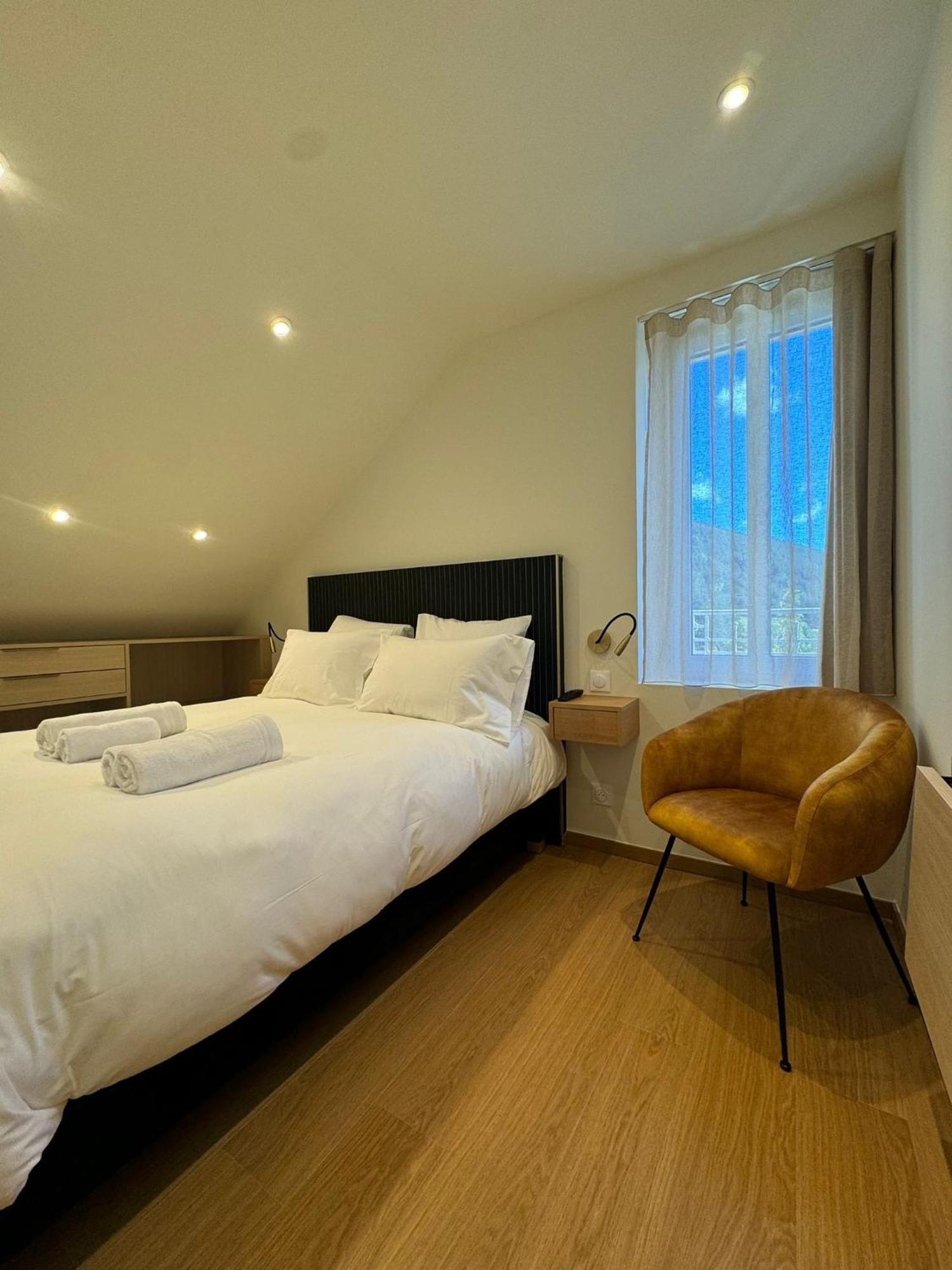 Appartements Confortables Avec Vue Montagne - Residence Villa Belle Fleur Château-Ville-Vieille Buitenkant foto