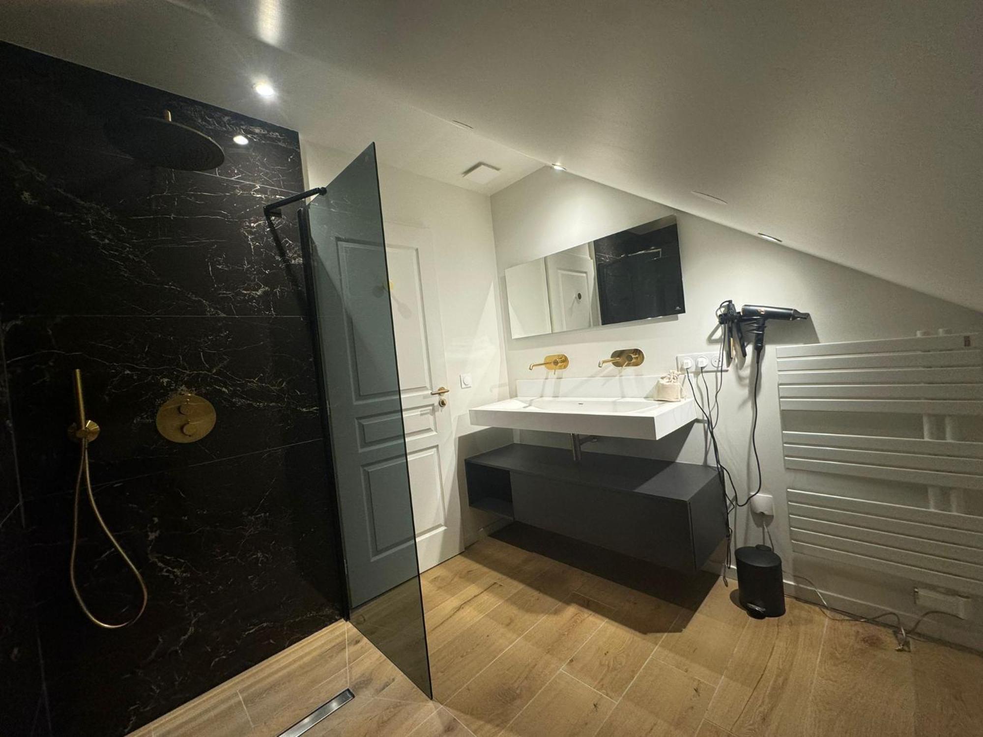 Appartements Confortables Avec Vue Montagne - Residence Villa Belle Fleur Château-Ville-Vieille Buitenkant foto