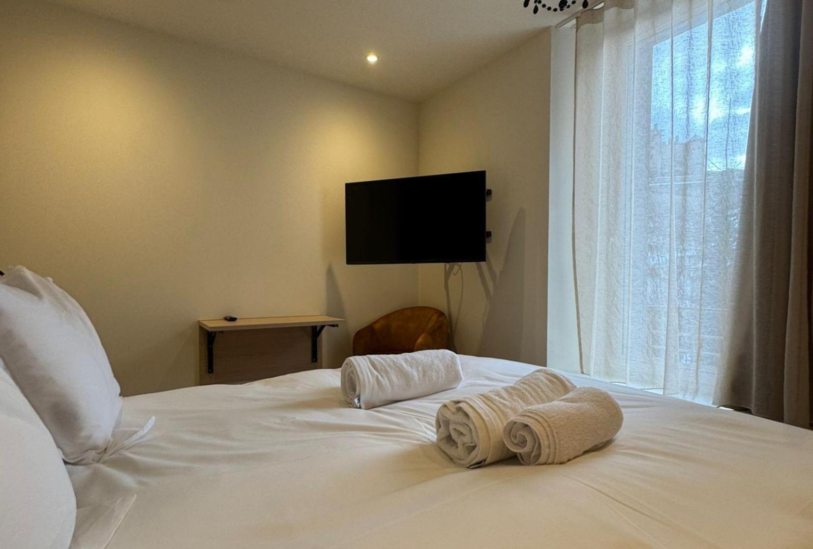 Appartements Confortables Avec Vue Montagne - Residence Villa Belle Fleur Château-Ville-Vieille Buitenkant foto