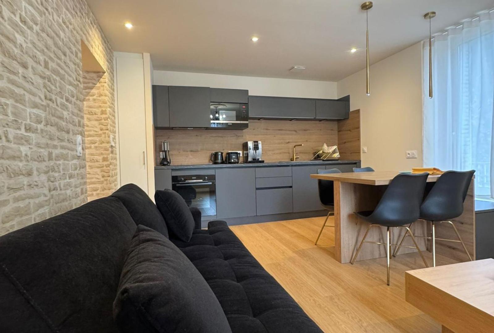 Appartements Confortables Avec Vue Montagne - Residence Villa Belle Fleur Château-Ville-Vieille Buitenkant foto